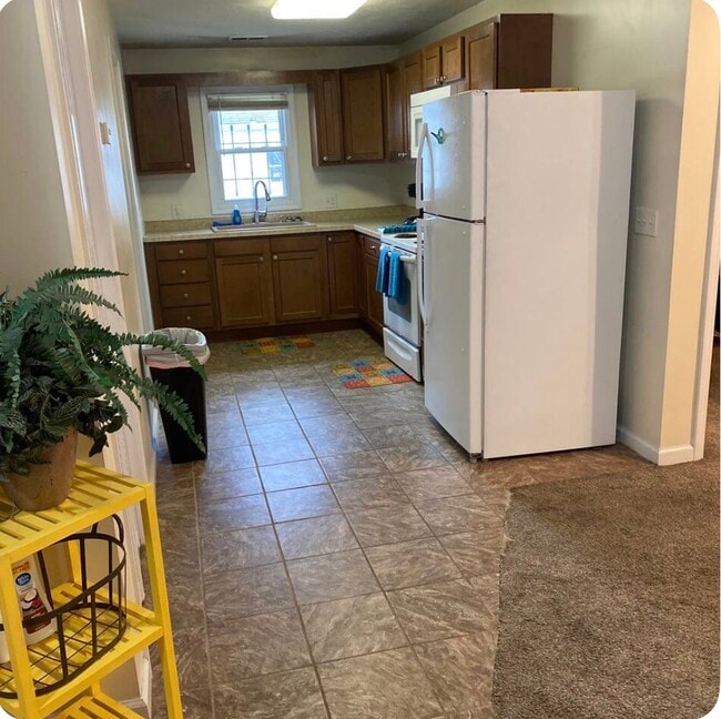 Kitchen - 3003 S Hackley St