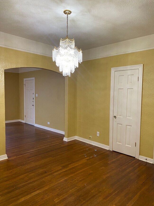 Photo - 268 E Lullwood Ave Unit 2