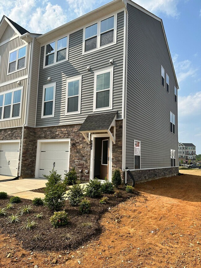 600 Rivanna Hill Rd Glen Allen, VA 23060 Townhome Townhome Rental in