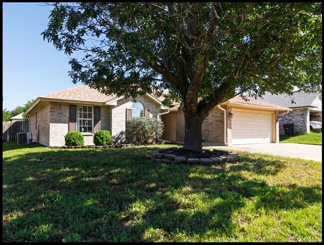 Building Photo - One month rent free if rented by July 1st!!!