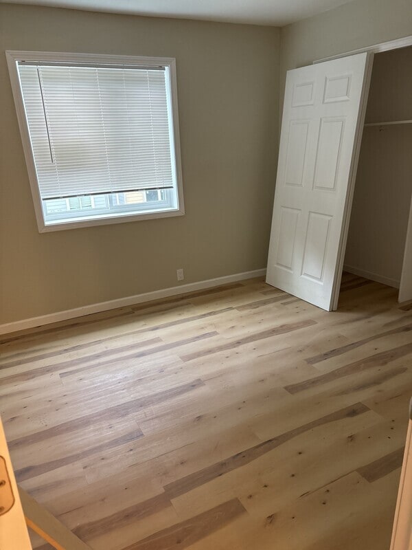 Photo - 850 Field Ave NW