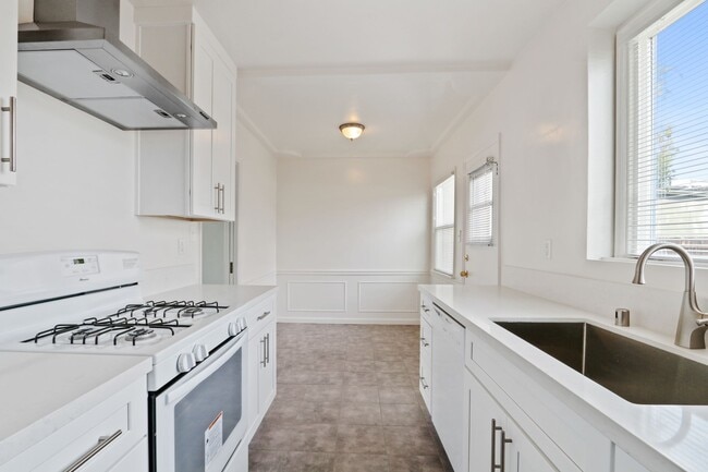 2024-2026 Ocean Park Blvd