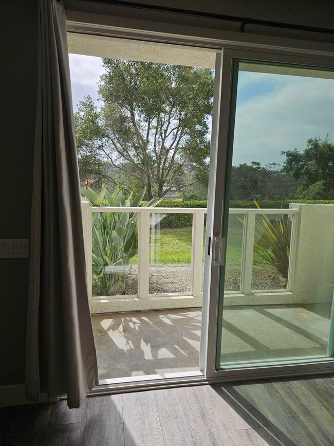 Building Photo - 30902 Club House Dr Unit 30E
