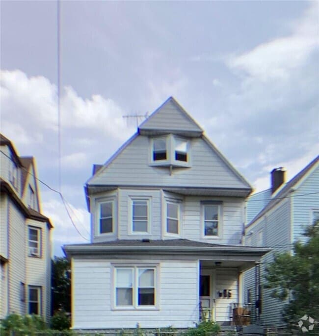 Building Photo - 145 N Terrace Ave Rental