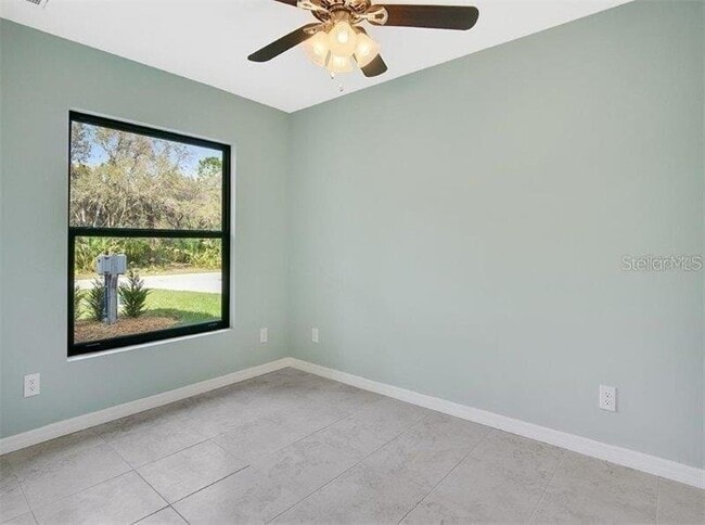 Photo - 17121 Thompson Ave
