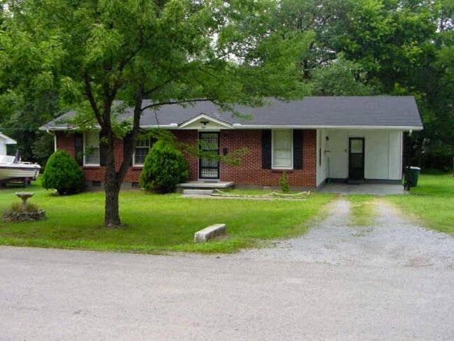 Building Photo - Recently Renovated Three Bedroom in Gallatin Rental