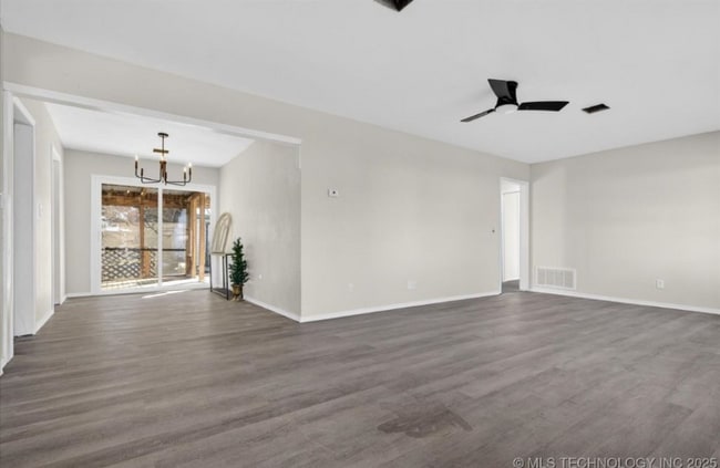 Photo - 508 NE Avondale Ave