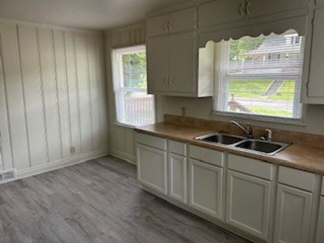 Photo - 1009 E Devonshire St