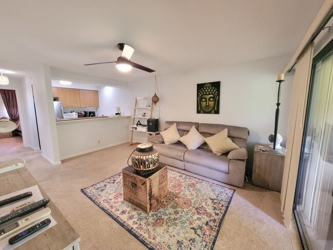 Building Photo - Available now! Maui Gardens One bedroom on...