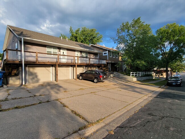 Frente - 308 Lewis St S