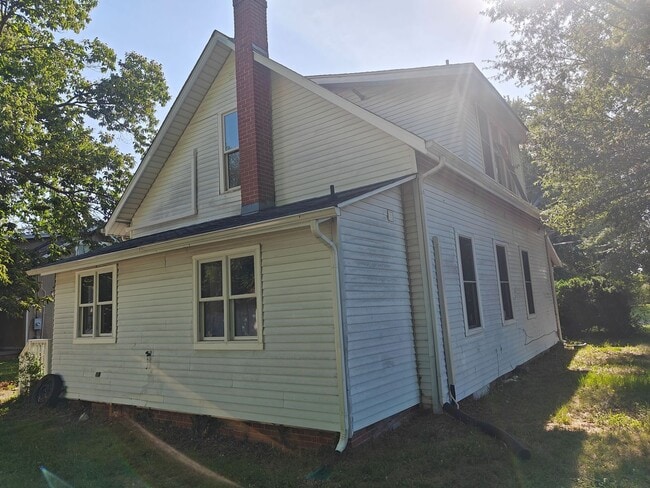 Photo - Three bedroom home in Midlothian