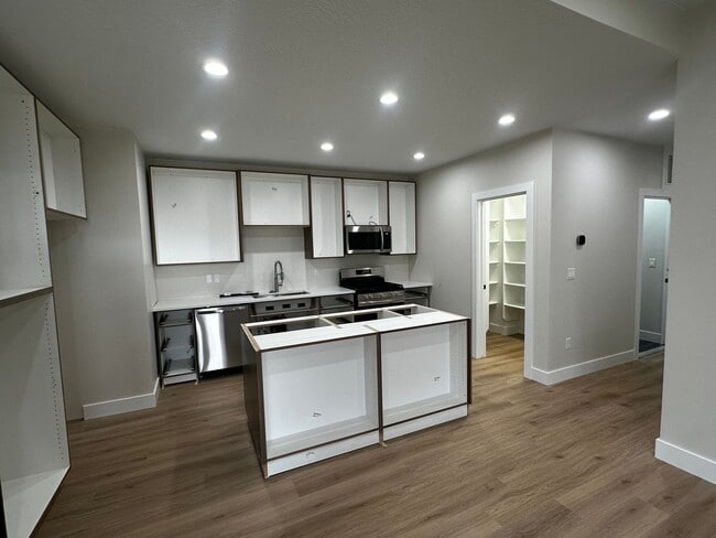 Photo - 789 Country Ln Unit 1