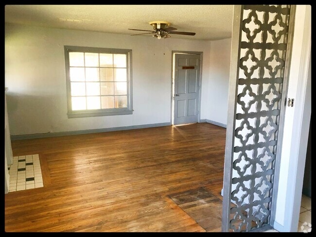 Building Photo - 1000 S Lamar St Rental