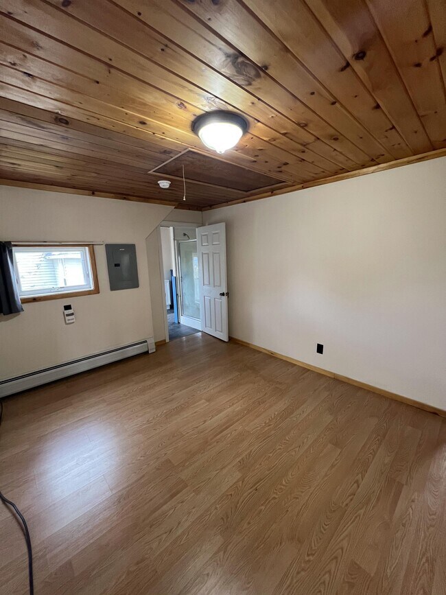 109 Pleasant St Unit 4
