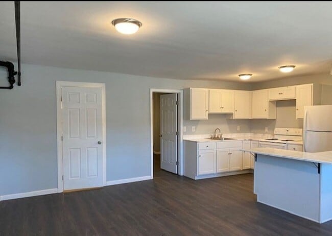 Photo - 345 S Front St