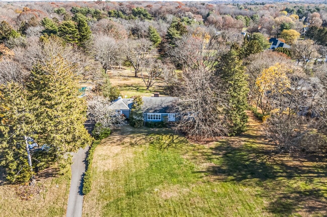 Photo - 110 Hegemans Ln