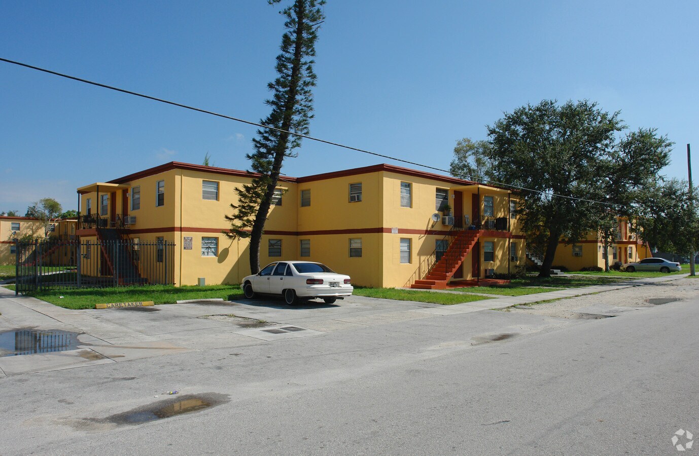 Photo - 725-745 NW 100th St