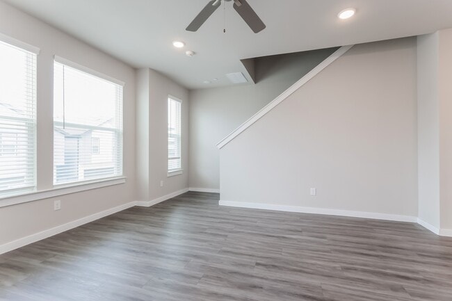 Photo - 18412 Idyllic Aly