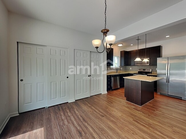 Photo - 1617 Shire Village Dr