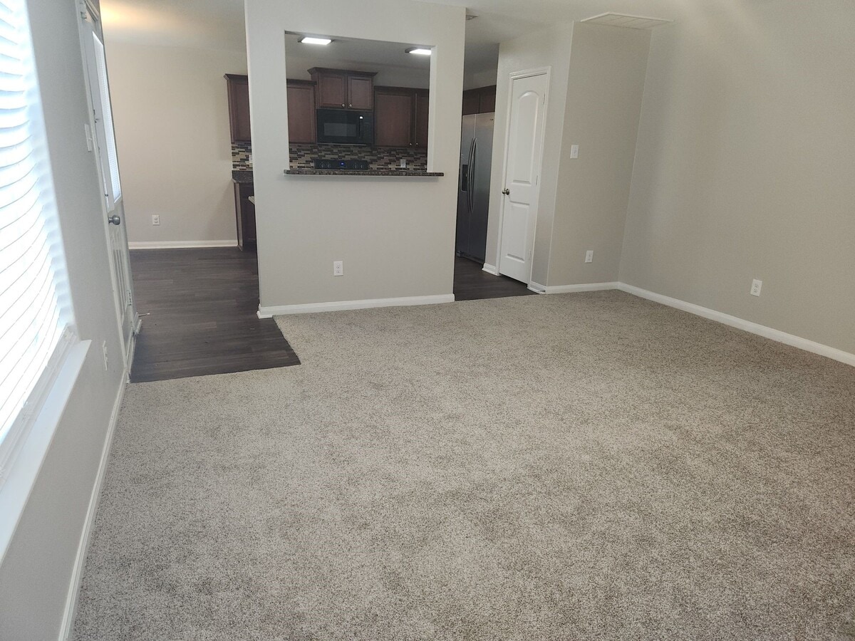 Photo - 2218 Regatta Ln