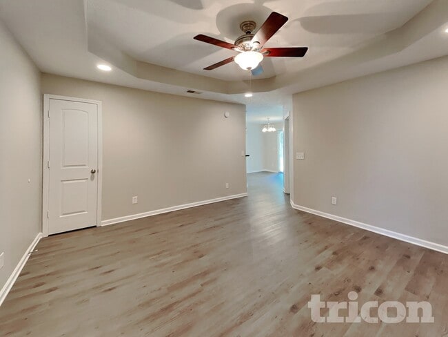 Photo - 605 Silverhill Dr