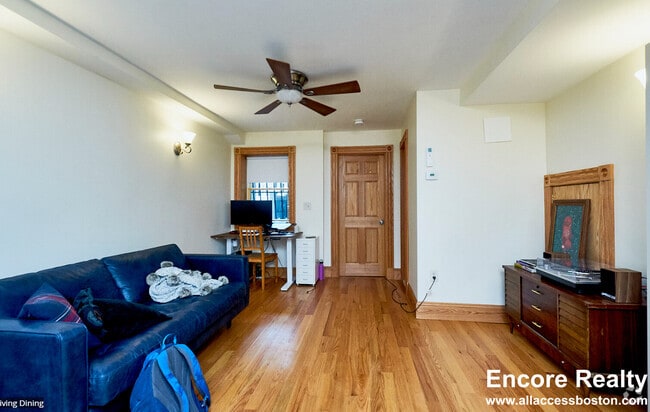 Building Photo - 6 Phillips St Unit A Rental