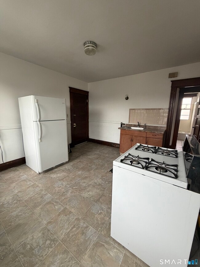 Photo - 366 Tolland St Unit 3