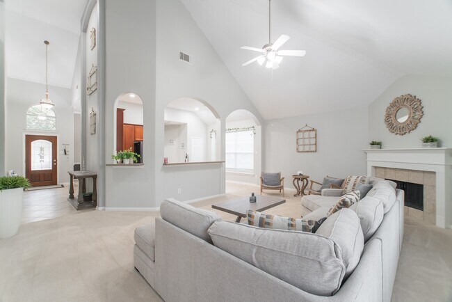 Photo - 27 Gilmore Grove Pl
