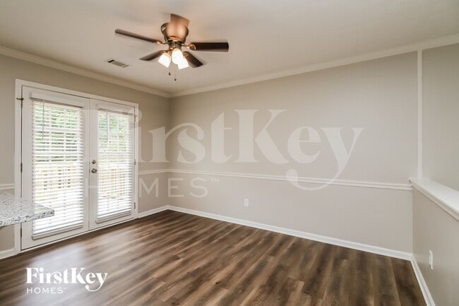 Photo - 125 Bentley Pl Way