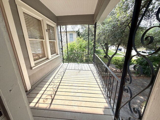 Photo - 109 W Norwood Ct