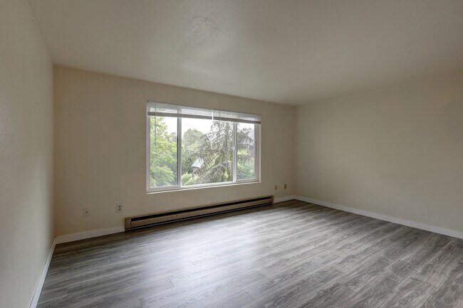 Photo - $500 Visa Card Plus 1 Month Free!! Nice Corner Unit Studio Apartment, Great Location! Unit 6
