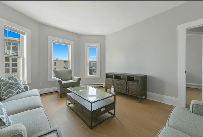 Building Photo - 553 Dorchester Ave