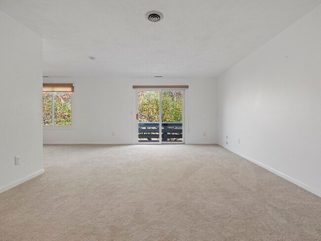 Photo - 18 Concord Greene Unit 6