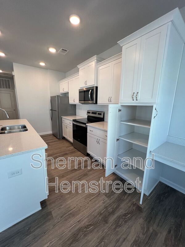 Photo - 2046 Lotus Dr