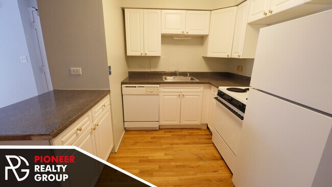 Photo - 1447 N Dearborn St Unit F4