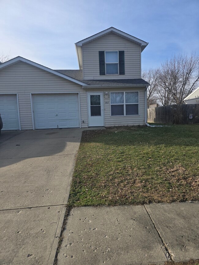 Photo - 1907 E Balsam Ct