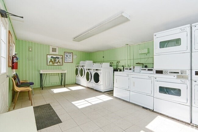 Building Photo - 65 Preston St Unit 2 Rental