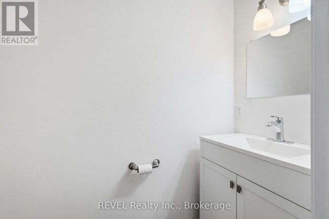 Photo - 8136 Coventry Rd