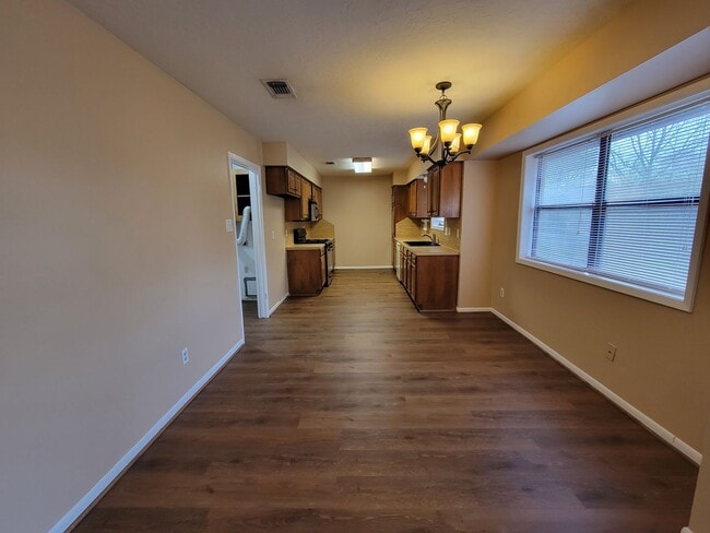 Photo - College Station - 3 bedroom / 2 bath / 2 car garage house with fenced in back yard.