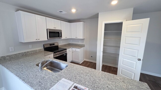 Photo - 150 Indigo Pl