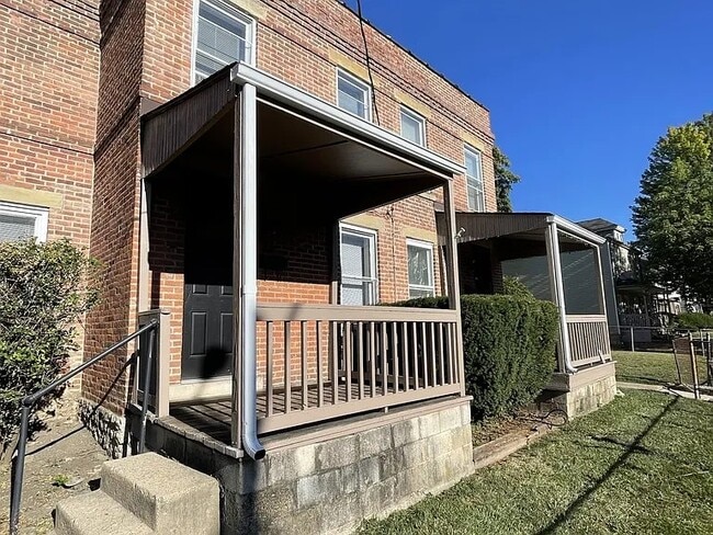 Photo - 987-989-989 Oregon Ave