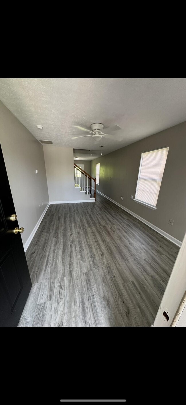 Photo - 1049 Blackwell Ct Unit B