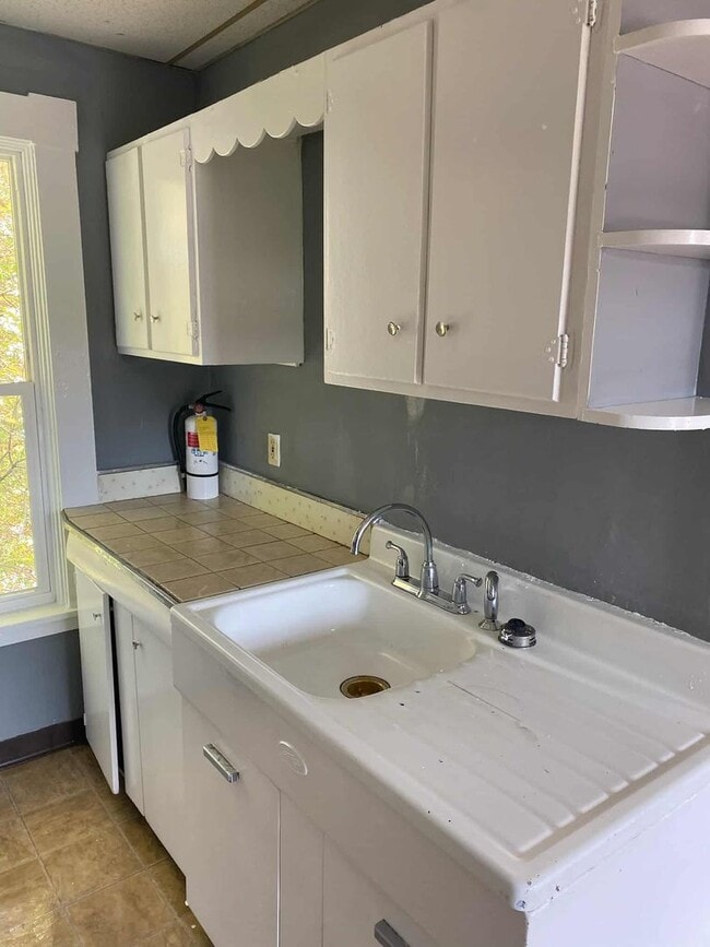 Photo - Rutland Apartments Unit 2