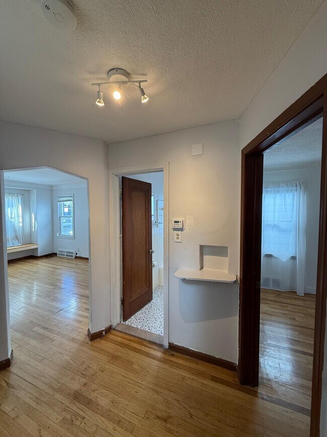 Photo - 12062 Moran St