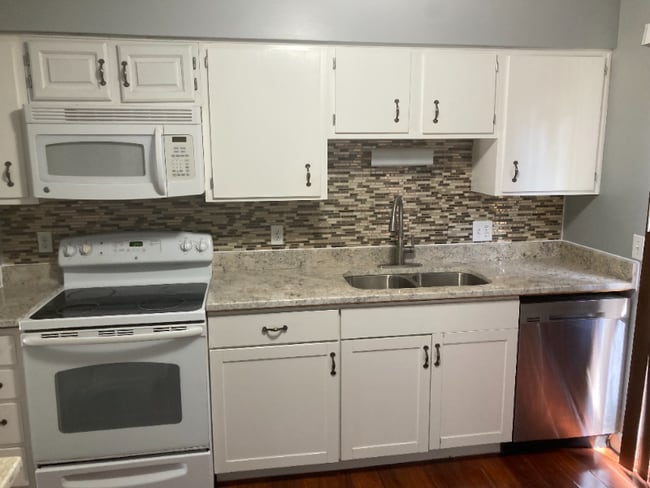 Photo - 3212 Trailwood Ct