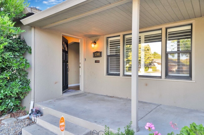 Photo - 1301 S Lee Ave