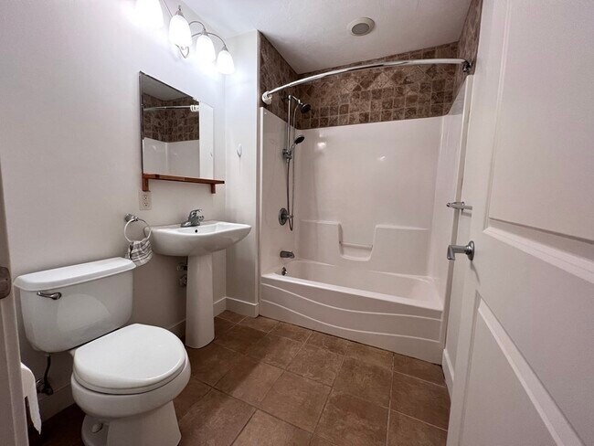 Photo - 9 Gardner St Unit 8