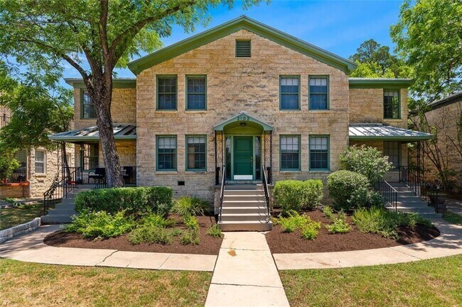 Photo - 2102 Enfield Rd Unidad A Rental