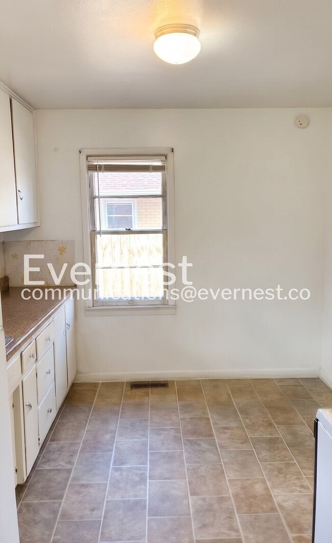 Photo - 231 N Roosevelt Ave