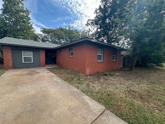 Photo - 8204 N Harvey Pl